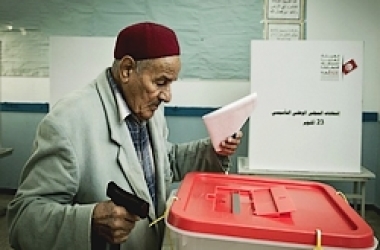 Tunisia: il paese alla vigilia del voto fra accuse di brogli e minacce di terrorismo