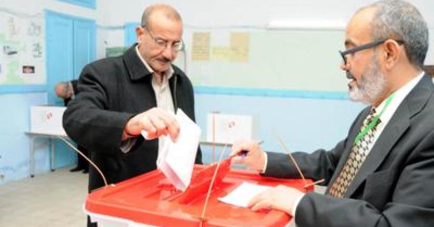 In Tunisia per le presidenziali si va verso il ballottaggio Marzouki-Essebsi