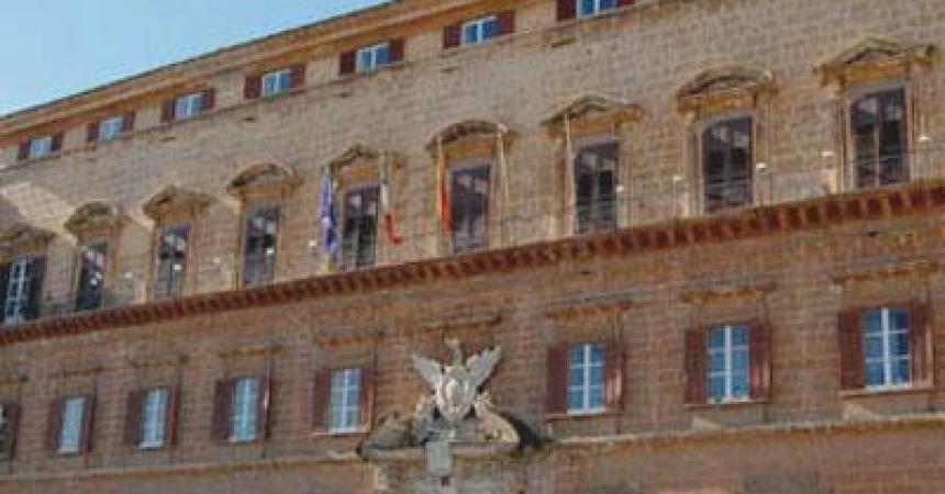 La Sicilia spende per il personale 15 volte il Trentino, 115 euro pro capite contro 7,72