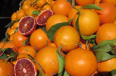 Agrumi, primo export di arance rosse catanesi verso la Cina