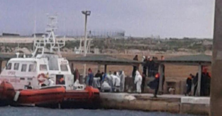 Immigrazione: nuova tragedia in mare, 29 migranti morti assiderati
