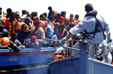Migranti: tensioni a Lampedusa nel giorno dell’anniversario della strage del 2013