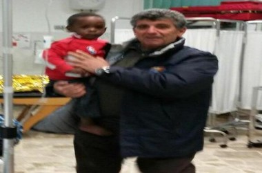 Migranti, la bimba salvata dal naufragio è giunta a Palermo