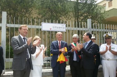 Inaugurato a Palermo Largo Lituania