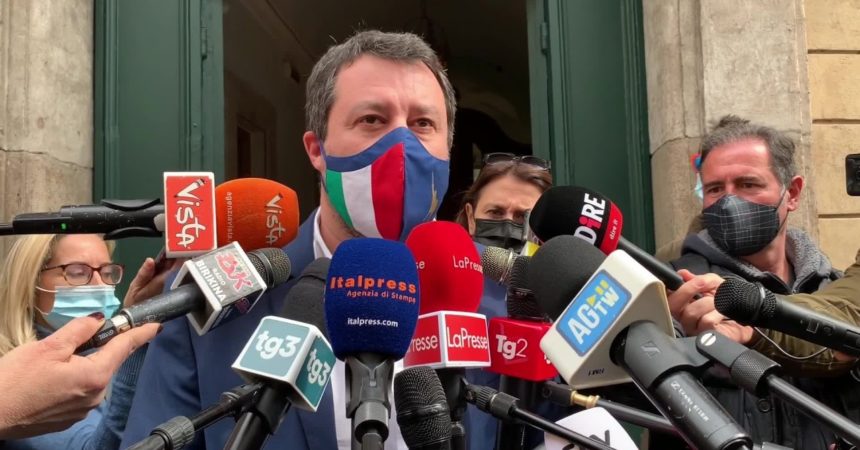 Vaccini, Salvini “No a guerre commerciali sulla pelle degli italiani”