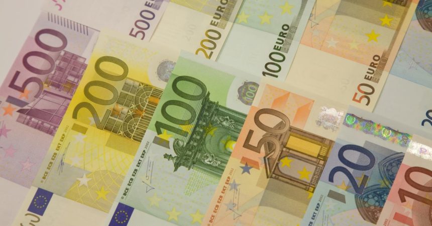 Eurozona, accelera l’inflazione a marzo