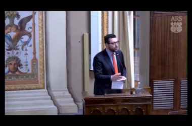 “La campagna vaginale…” Gaffe del deputato siciliano M5S. Ma poi si corregge