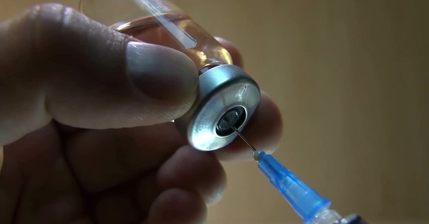 Vaccini, l’Ue prova ad accelerare su dosi e green pass