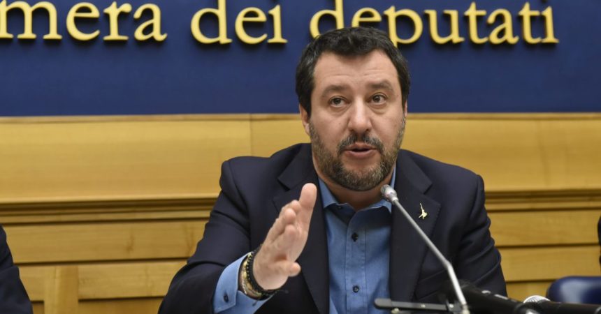 Salvini “Superare quota 100 ma non tornare alla legge Fornero”