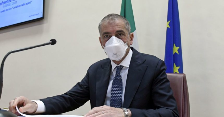 Covid, Costa “Così immunità di gregge già a settembre”