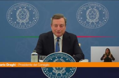 Draghi: “Il decreto Sostegni bis guarda al futuro”