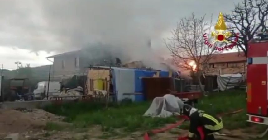 Esplosione in edificio a Gubbio, un morto