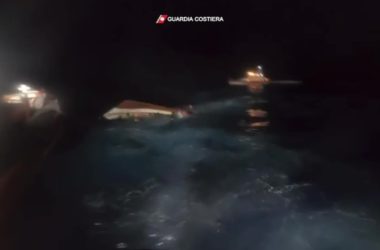 Drammatiche immagini del naufragio di Lampedusa