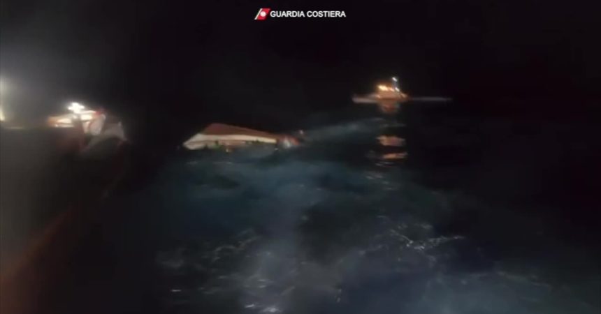 Drammatiche immagini del naufragio di Lampedusa