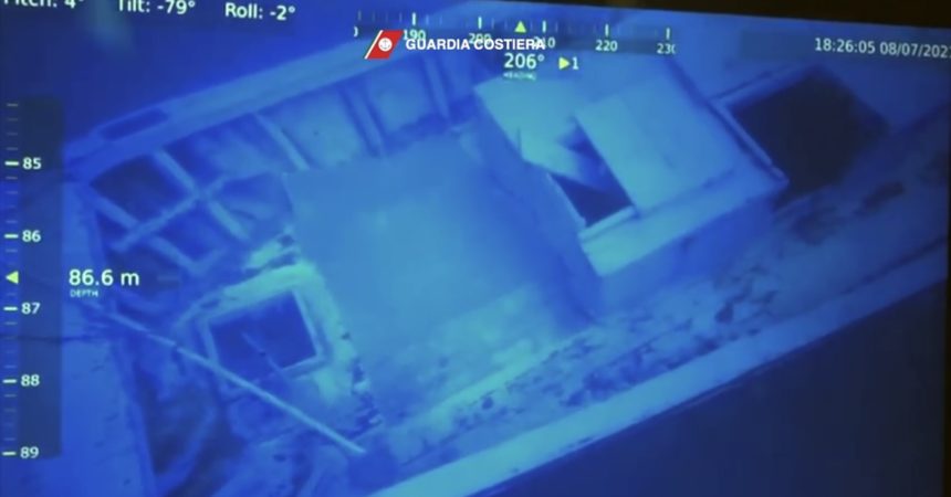 Robot individua relitto naufragio Lampedusa,trovati 9 cadaveri migranti