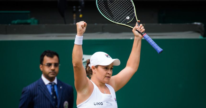 Barty regina di Wimbledon, domani Berrettini-Djokovic