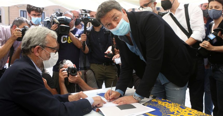 Renzi firma per i referendum “Battaglia per la giustizia giusta”