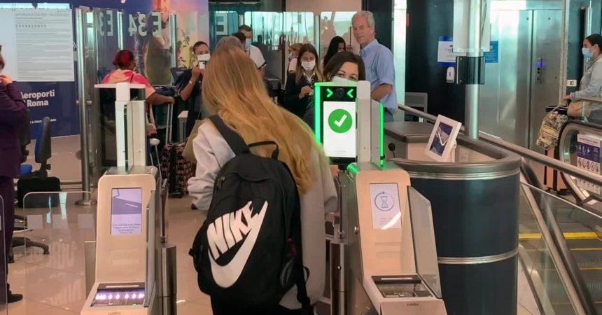 Aeroporto Fiumicino, al via riconoscimento biometrico del volto dei passeggeri