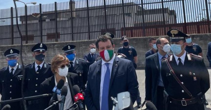 Gregoretti, per il gup di Catania Salvini ha agito secondo le norme