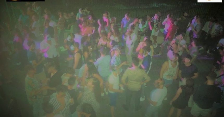 Festa con 300 persone sorprese a ballare, chiuso locale a Palermo