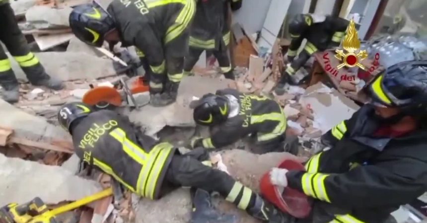 Crolla palazzina a Torino, morto un bambino