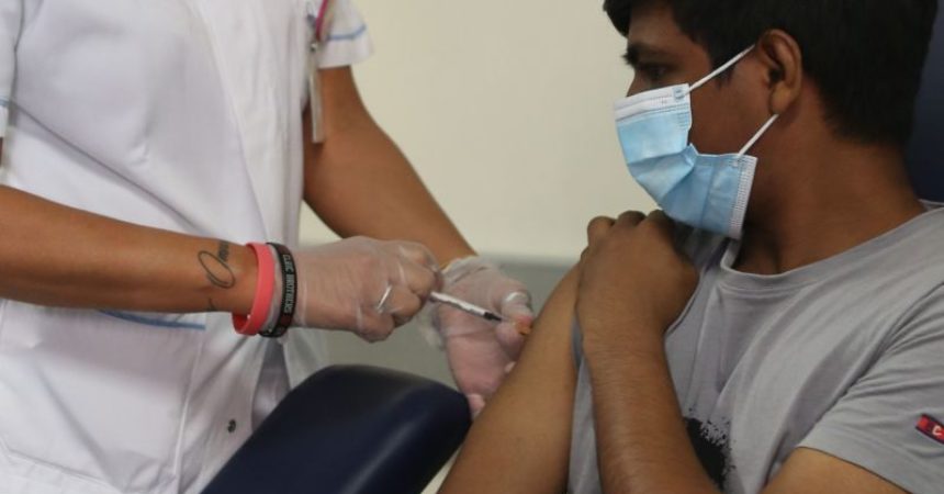 Vaccino, Musumeci “D’accordo sulla terza dose, aspettiamo il governo”