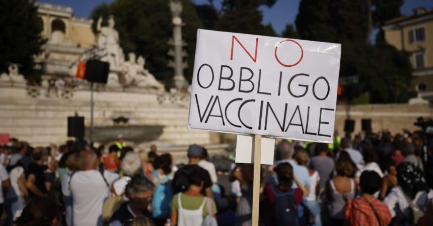 “Progettavano azioni violente”, blitz in tutta Italia contro No Vax