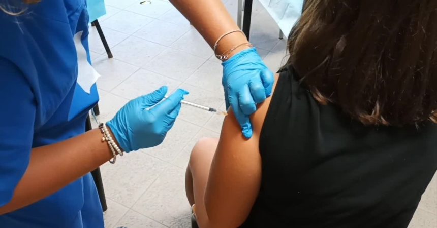 Vaccinazioni in scuola a Lampedusa, somministrate 141 dosi