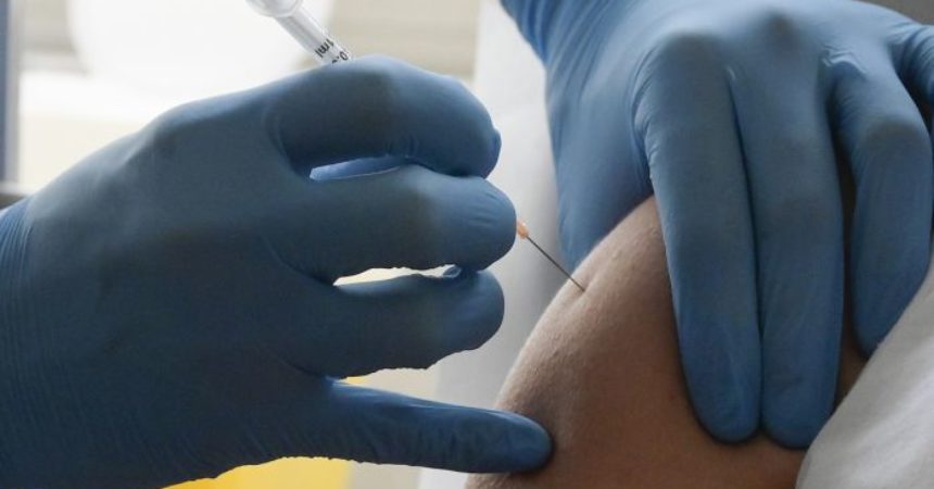Vaccino, Costa “Terza dose? Su ampliamento platea decida scienza”