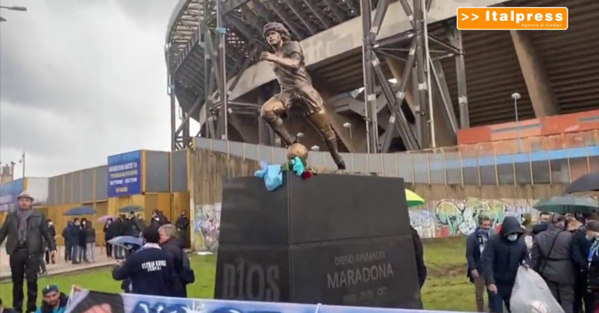 Un anno fa la morte di Maradona, il ricordo dei compagni