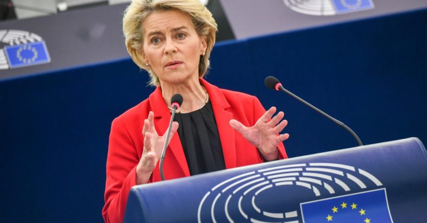 Vaccino, Von der Leyen “Dosi per i bambini disponibili dal 13 dicembre”