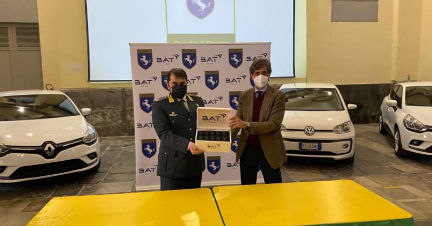 Lotta al contrabbando di sigarette, BAT dona 10 auto alla Gdf di Napoli