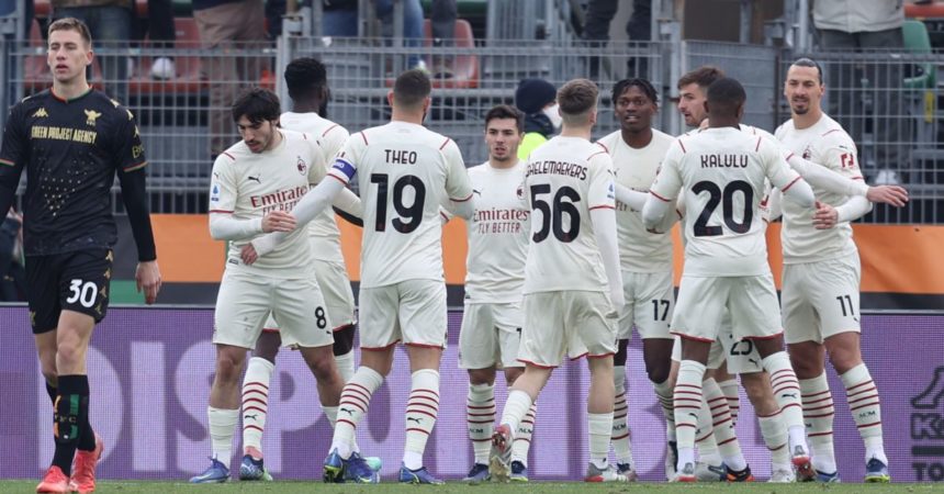 Ibrahimovic e doppietta Hernandez, il Milan vince 3-0 a Venezia