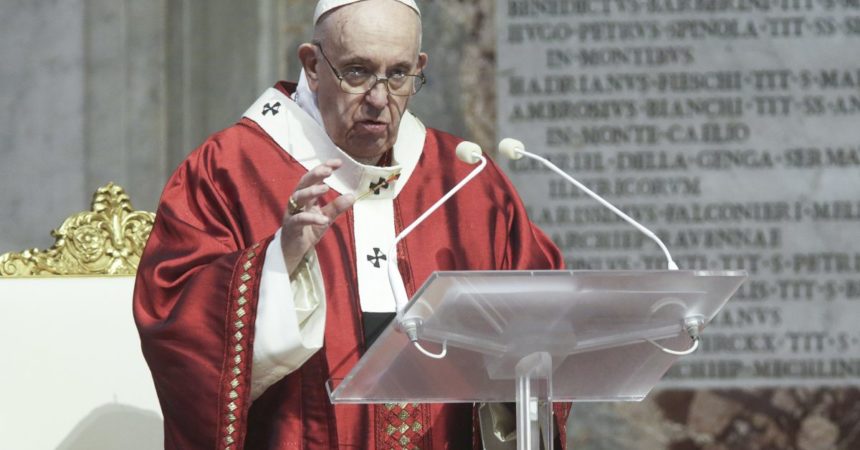 Papa “L’Ue trovi coesione sulla gestione dei migranti”