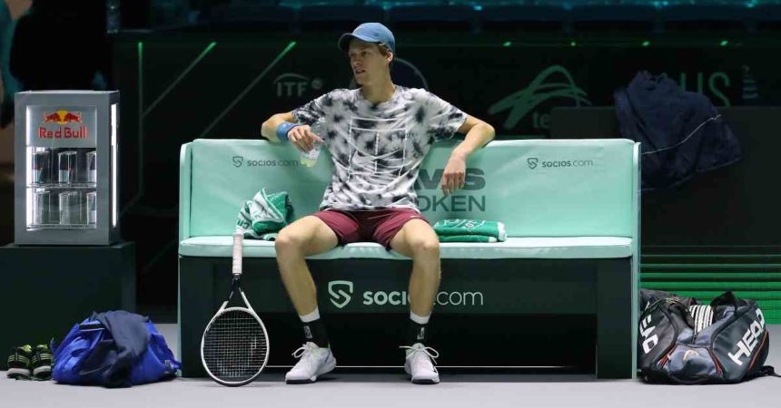 Sinner sbatte contro Tsitsipas e saluta gli Australian Open