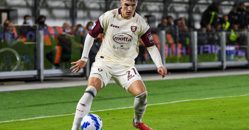 Zortea risponde ad Arnautovic, Salernitana-Bologna 1-1