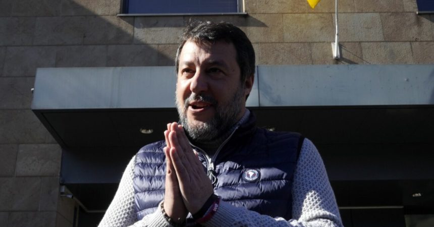 Salvini “La pace è una priorità, preghiamo col Papa per i bimbi”