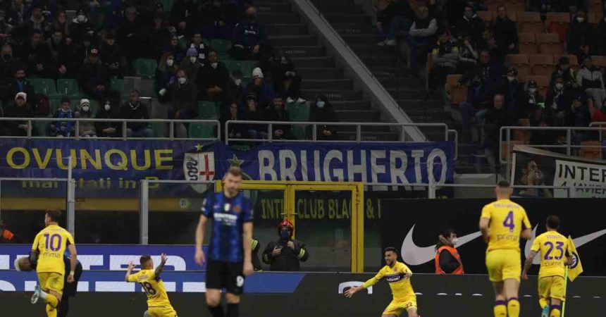 Dumfries replica a Torreira, pari 1-1 fra Inter e Fiorentina