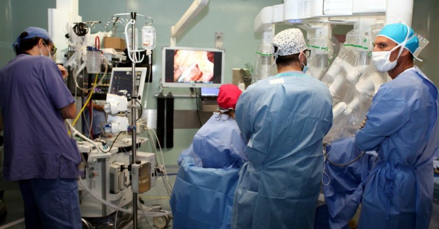 Tumore del colon retto, in Sicilia trapianto di fegato su paziente metastatico