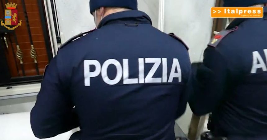 Armi e droga, 21 arresti tra Sicilia e Calabria