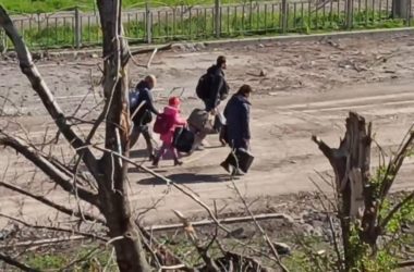 Ucraina, conflitto prosegue ma è ripresa l’evacuazione da Azovstal
