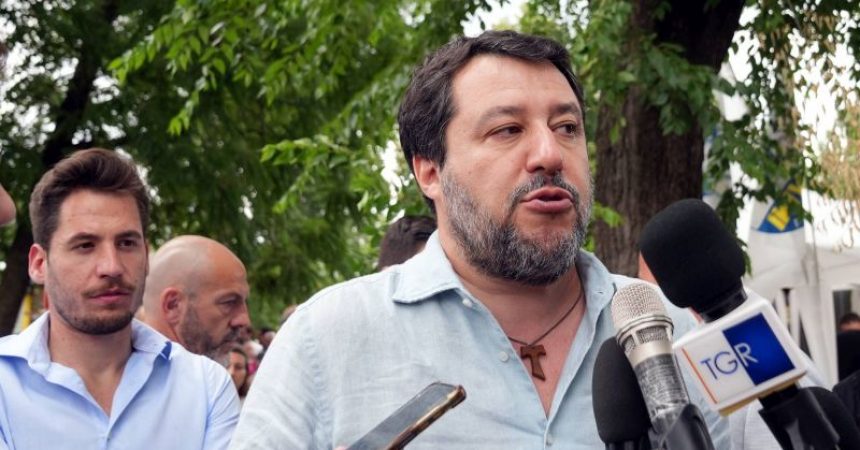 Centrodestra, Salvini “Mi rifiuto di pensare a corse separate”