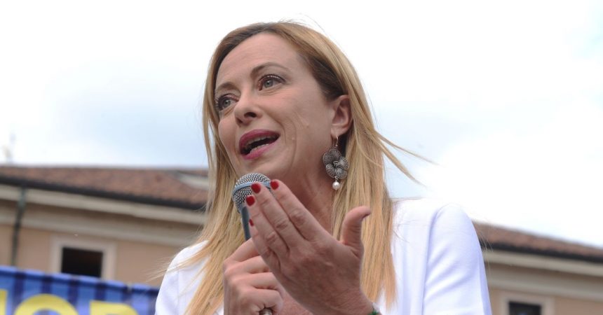Meloni “Fossi in Salvini e Berlusconi lascerei il governo”