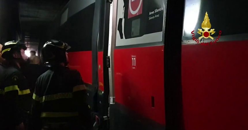 Treno Alta Velocità esce dai binari a Roma, salvi i passeggeri