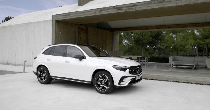 Nuova Mercedes-Benz GLC, disponibile solo in versione ibrida