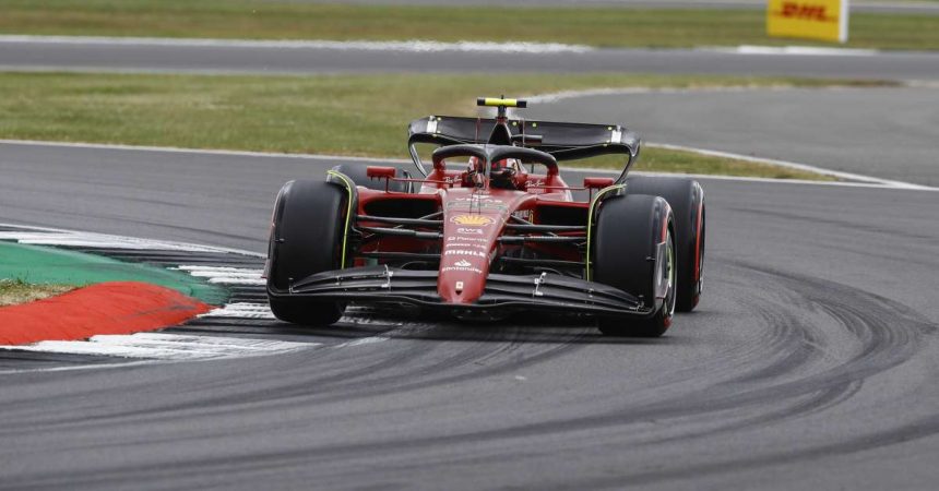 Pole di Sainz a Silverstone su Verstappen e Leclerc