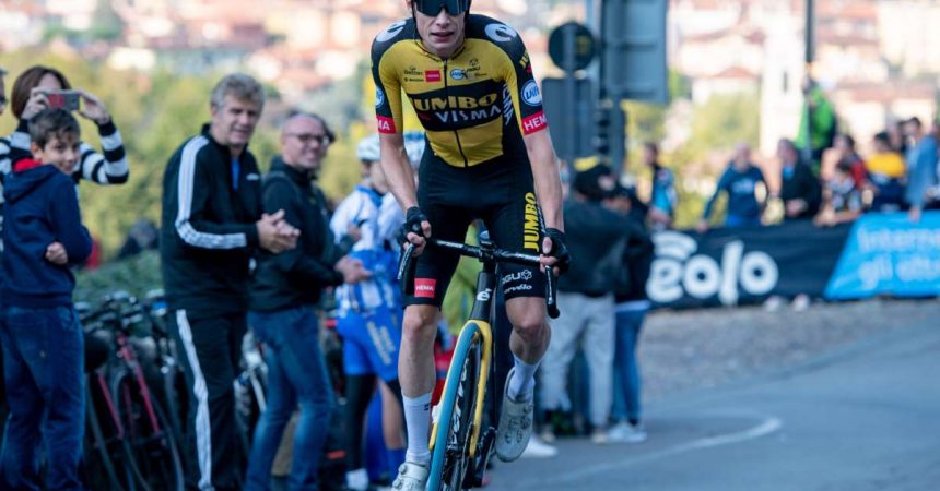 Vingegaard vince 11^ tappa al Tour ed è nuova maglia gialla
