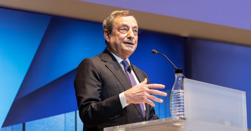 Draghi “Qui perchè lo chiedono italiani, va ricostruito patto fiducia”