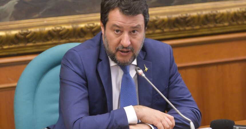 Salvini “E’ una follia dire no al Ponte sullo Stretto”