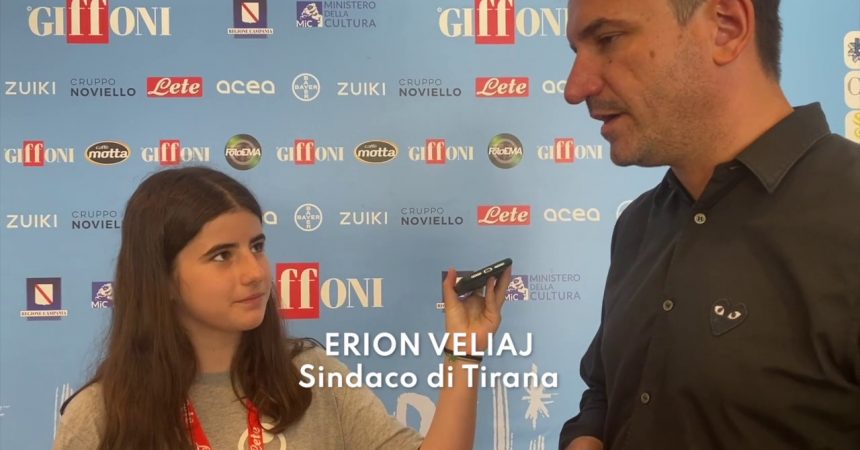 Intervista al sindaco di Tirana: “Giovani viaggiate, vi farà crescere”